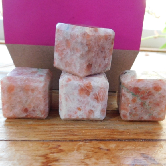 Sunstone cubes - Picture 2 of 4